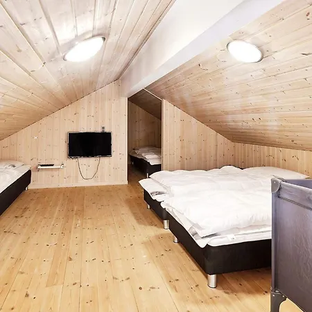 Luxury Pool Retreat By Sea - By Traum Feriehus *