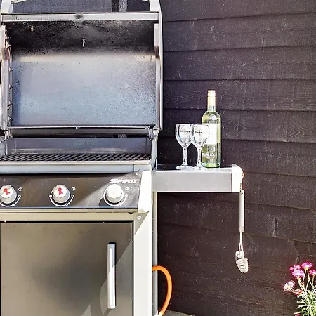 Luxury Pool Retreat By Sea - By Traum Feriehus