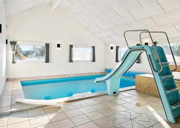 Holiday home Luxury Pool Retreat By Sea - By Traum *