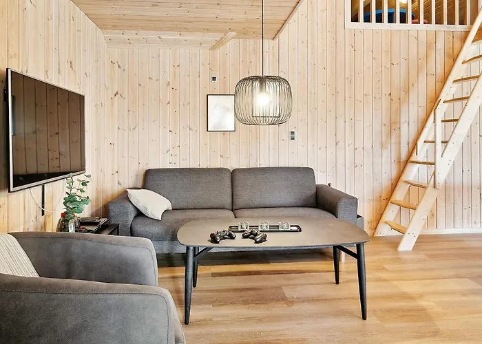 Holiday home Luxury Pool Retreat By Sea - By Traum Harboor